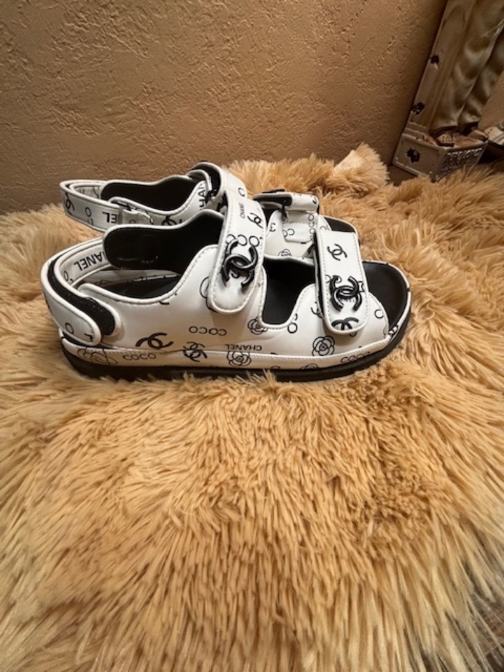 Chanel  2023 Authentic Mens white and black velcro Sandals - Picture 4 of 9